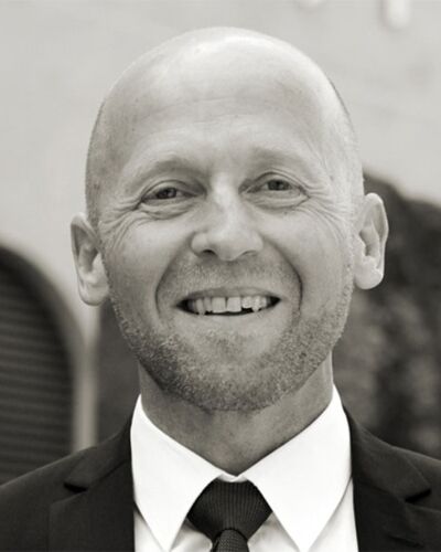 Max Mustermann