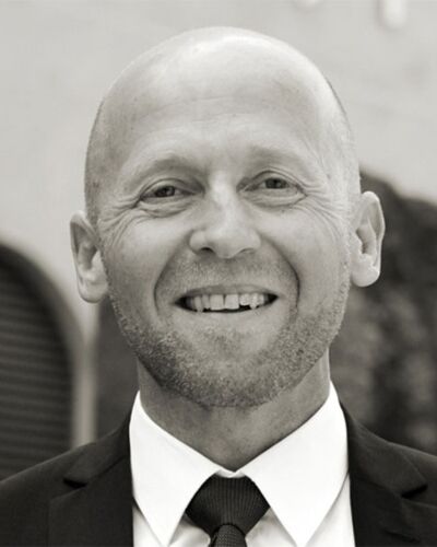 Max Mustermann